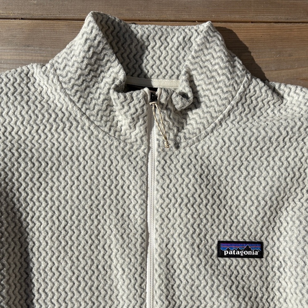 Patagonia Women's R1 Air 1/2-Zip Pullover - Picture 3 of 7